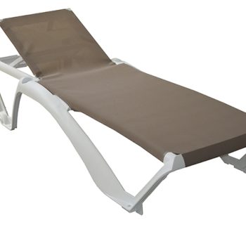 Tumbona acqua acabado blanco/arena de Resol